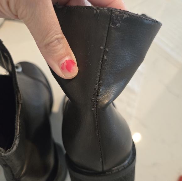 Leather boots - Picture 7 of 10